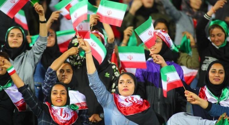 ورود بانوان خوزستانی به ورزشگاه فولاد